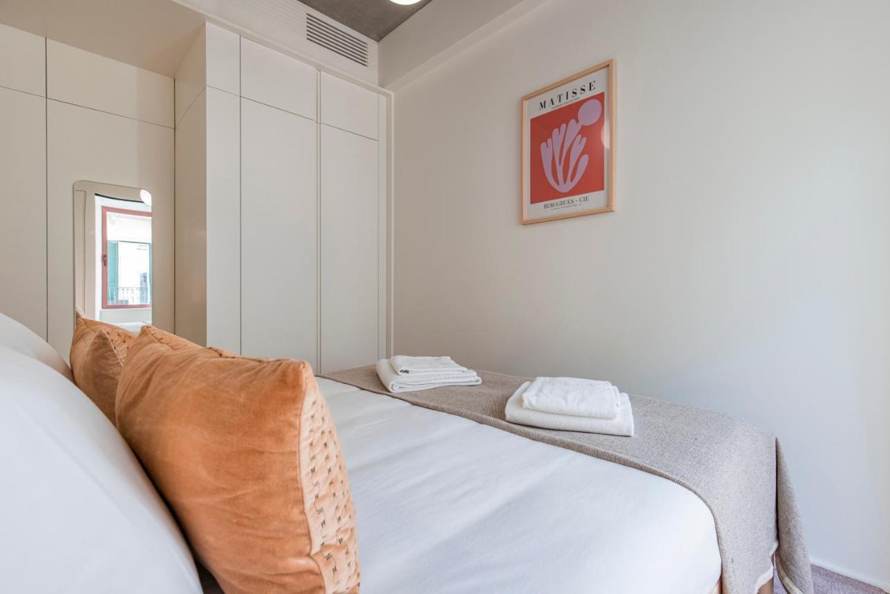 Deluxe 2Bdr Apartment W/ Patio By Lovelystay Lisbon Exterior photo