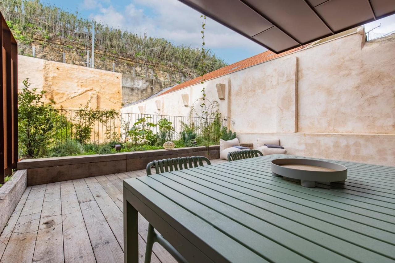 Deluxe 2Bdr Apartment W/ Patio By Lovelystay Lisbon Exterior photo