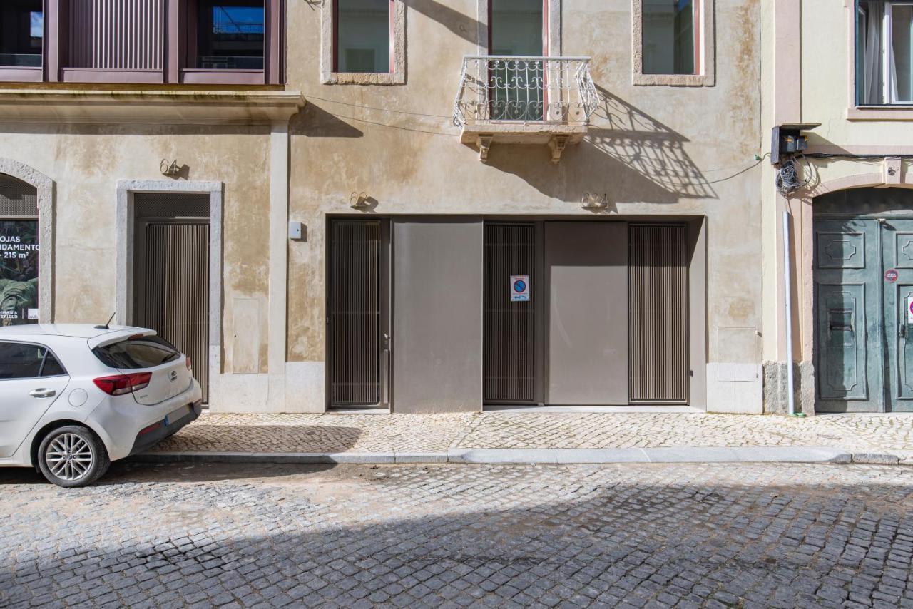 Deluxe 2Bdr Apartment W/ Patio By Lovelystay Lisbon Exterior photo